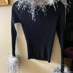 Gorgeous black sweater with ostrich feathers/removable no inside tags